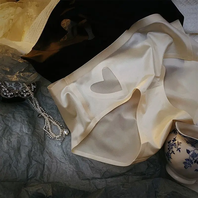 Женские атласные трусики с вырезами шелковое нижнее белье сердечками Прозрачное