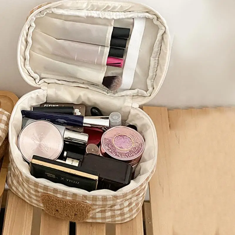 

1pcs Curly Patch Bear Cosmetic Bag Portable Travel Cosmetic Bag Multifunction Make Up Pouch Case Storage Bags Polyester Outdoor