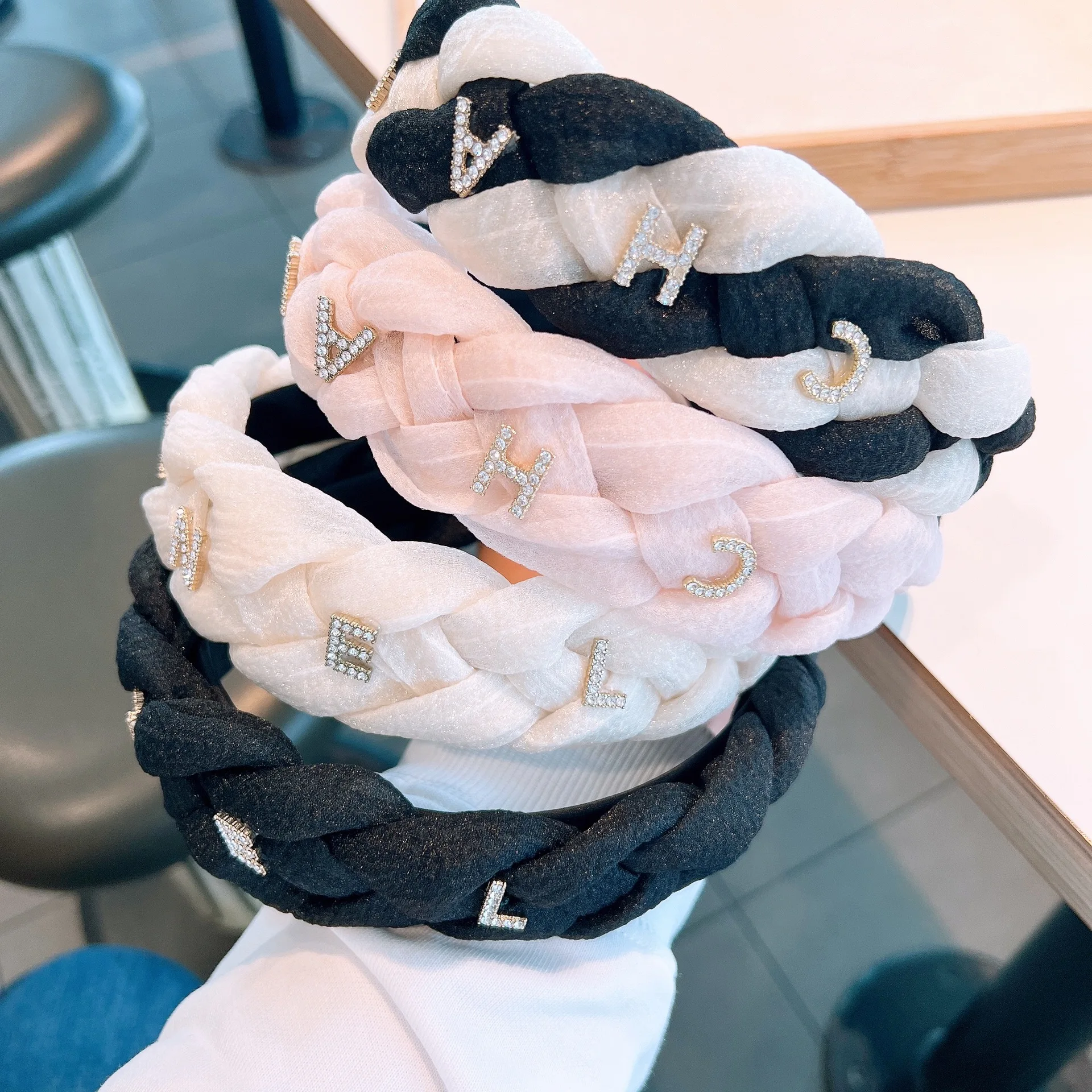 

Retro Energetic Girl Organza Twist Braid Rhinestone Letter High Texture Headband