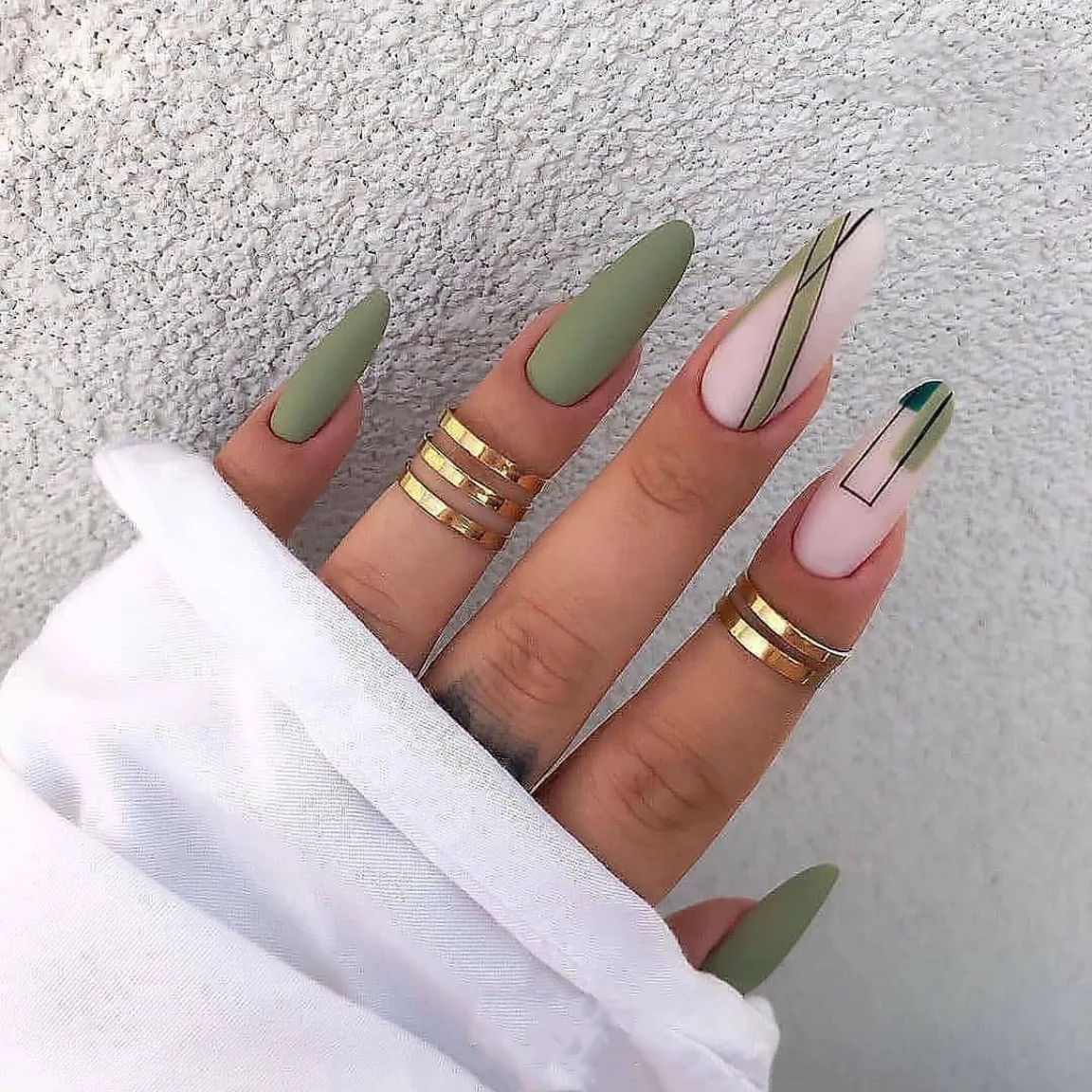 

Daily Beauty Press On Designed Nails Tips 24Pcs Oval French Fingernail Matte Green Color Press On False Nails