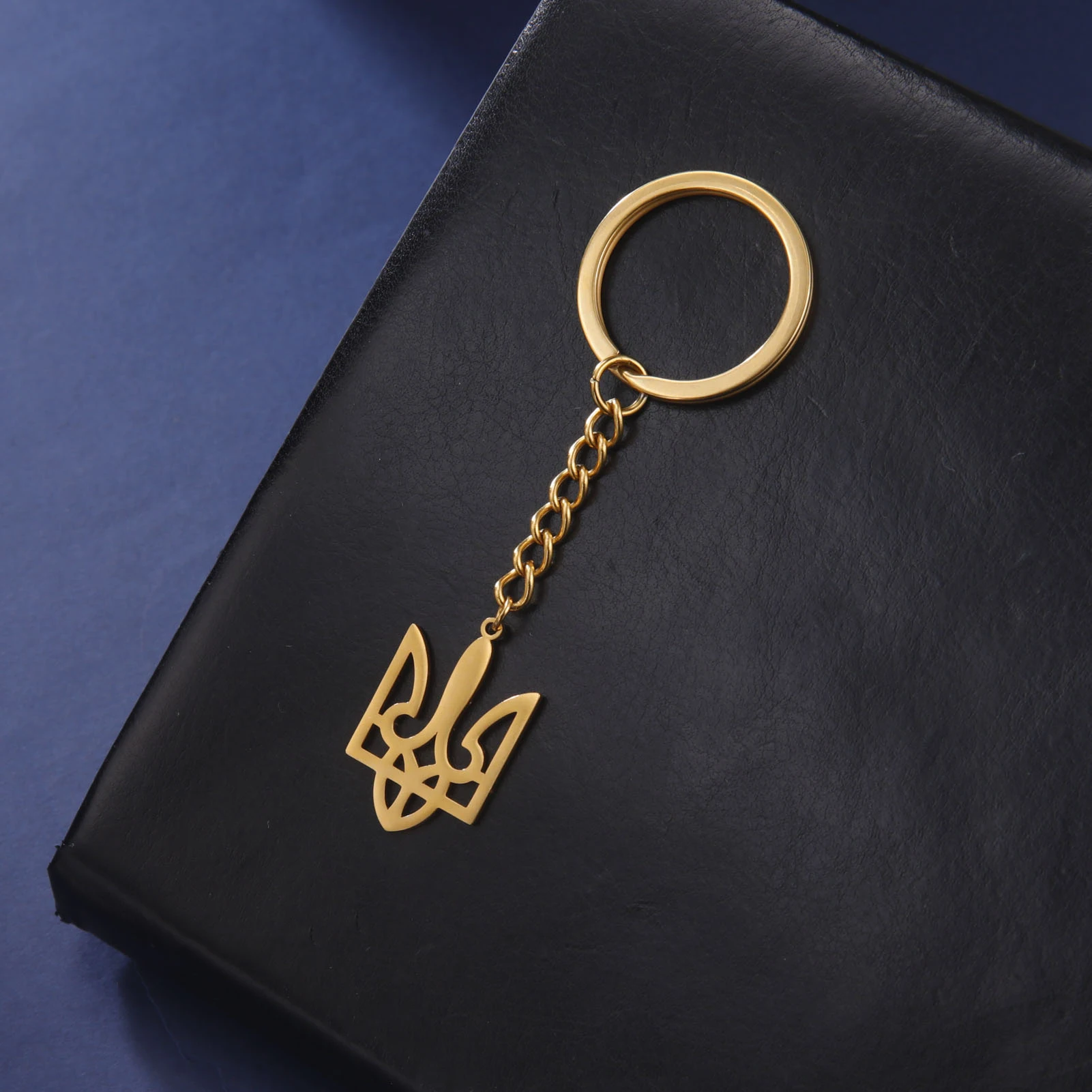 

Украинский брелок с государственной эмблемой, украинский символ, кольца, держатель, стальное ювелирное изделие золотого цвета, бикус, подве...