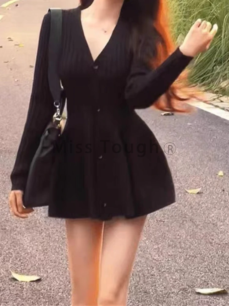 Зимнее трикотажное платье-свитер в стиле ретро женское дизайнерское элегантное