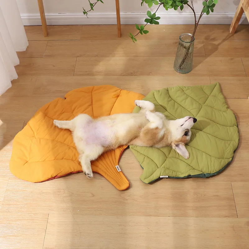

Leaf Shape Soft Decorative Washable Pet Blanket Cat Dog Home Cushion Durable Convenient Storage and Space Saving Gift Dog Beds