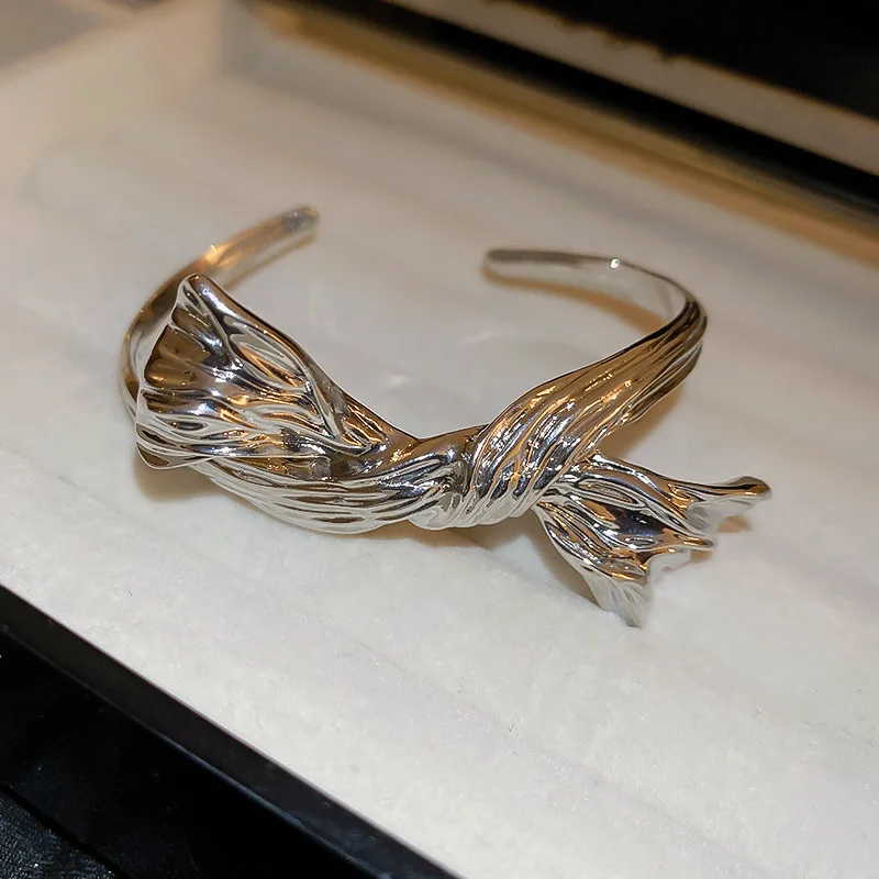 

Personalized Pleated Bow Open-Ended Bracelet European and American Fashion Commuter Bracelet for Women