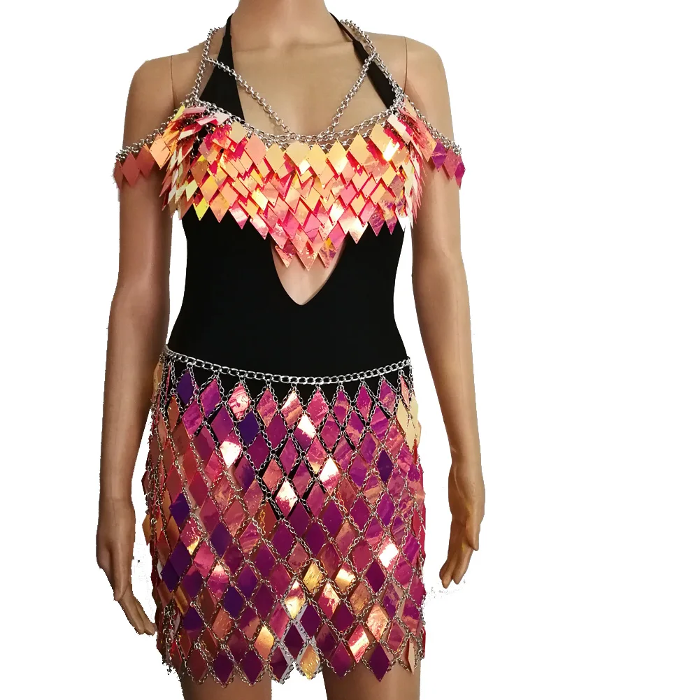 Женский бюстгальтер-цепочка с разноцветными дисками и блестками