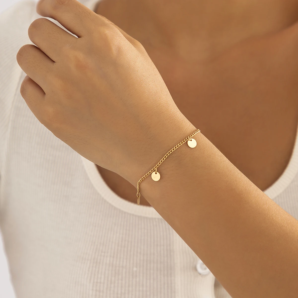 

New Fashion Punk Minimalism Chain Link Bracelets For Women Geometric Round Sequins Pendant Gold Color Bracelet on Hand Jewelry