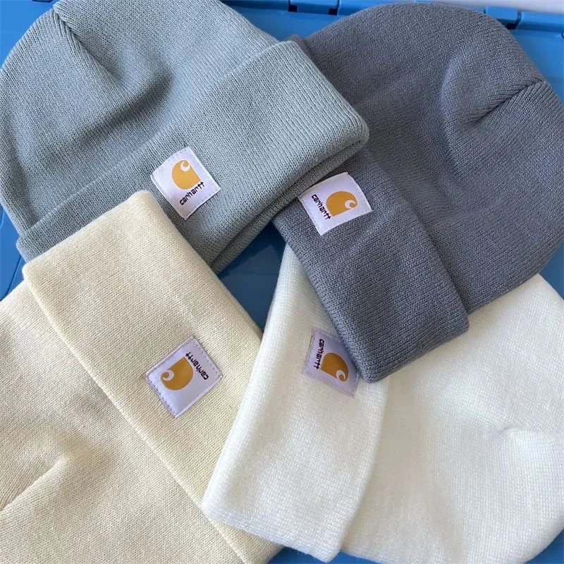 Рисунок 2 - Классическая теплая вязаная шапка c-carharttes