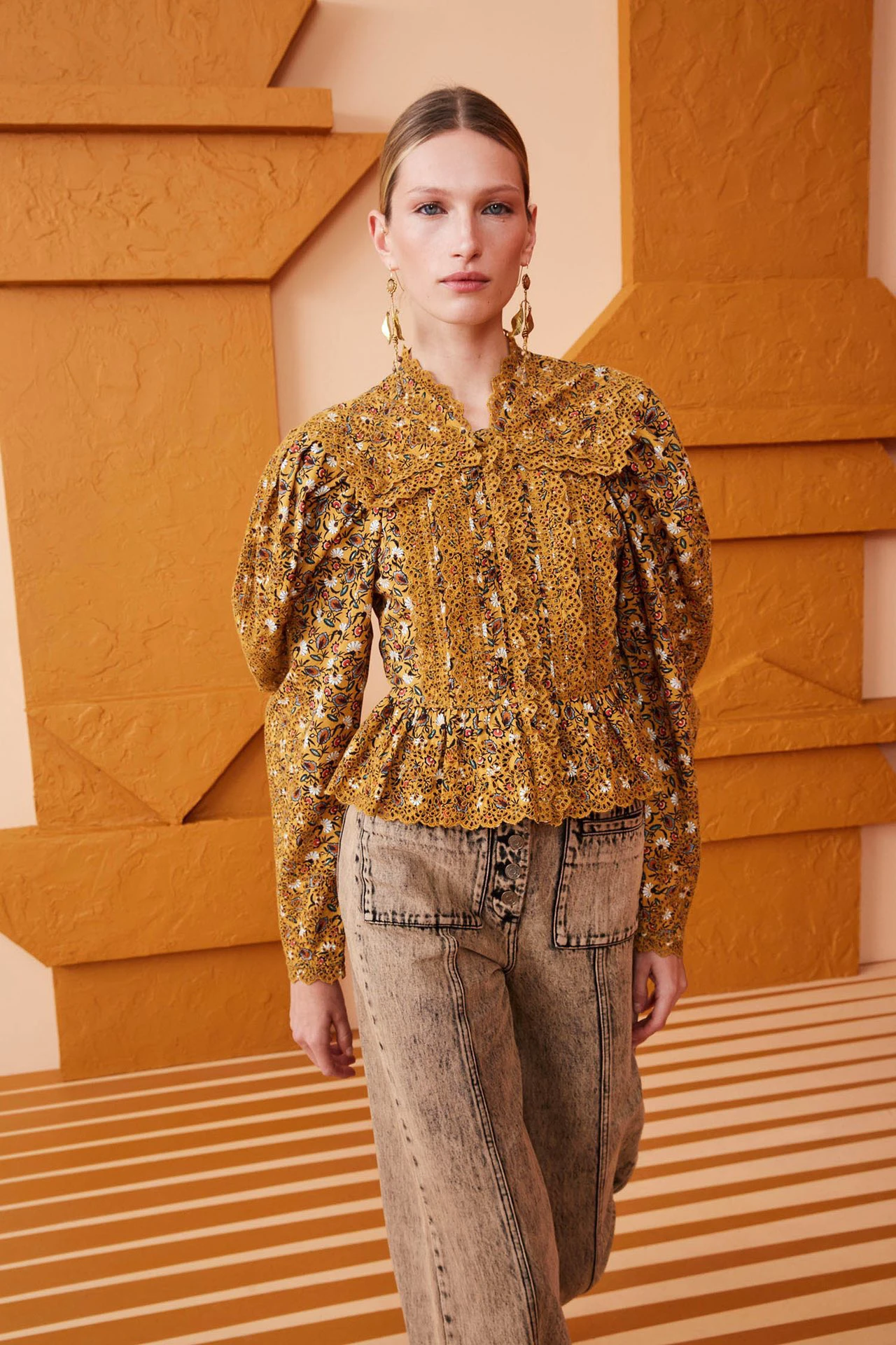 

Женская многослойная Блузка с оборками и длинным рукавом