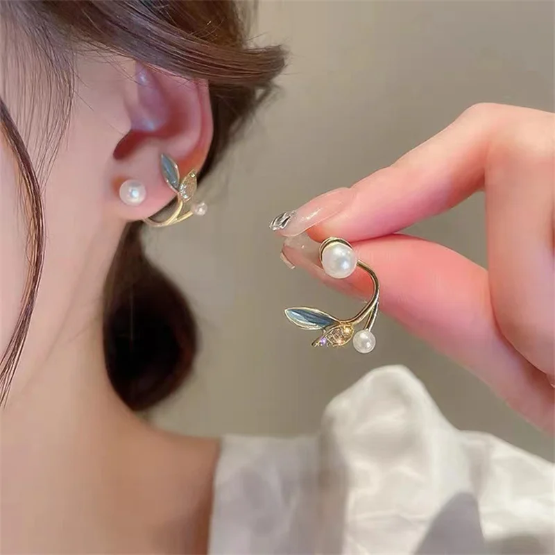 

Trendy Geometric Stud Earrings for Women Classic Elegant Cute Imitation Pearl Leaf Small Stud Earring Wedding Jewelry