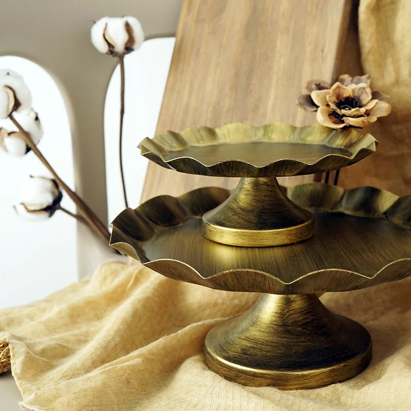 

Art Plate Cake Shelf European Wedding Iron Dishes Retro Gold Cake Stand Plate Dessert Table Cake Tray Food Photography Way
