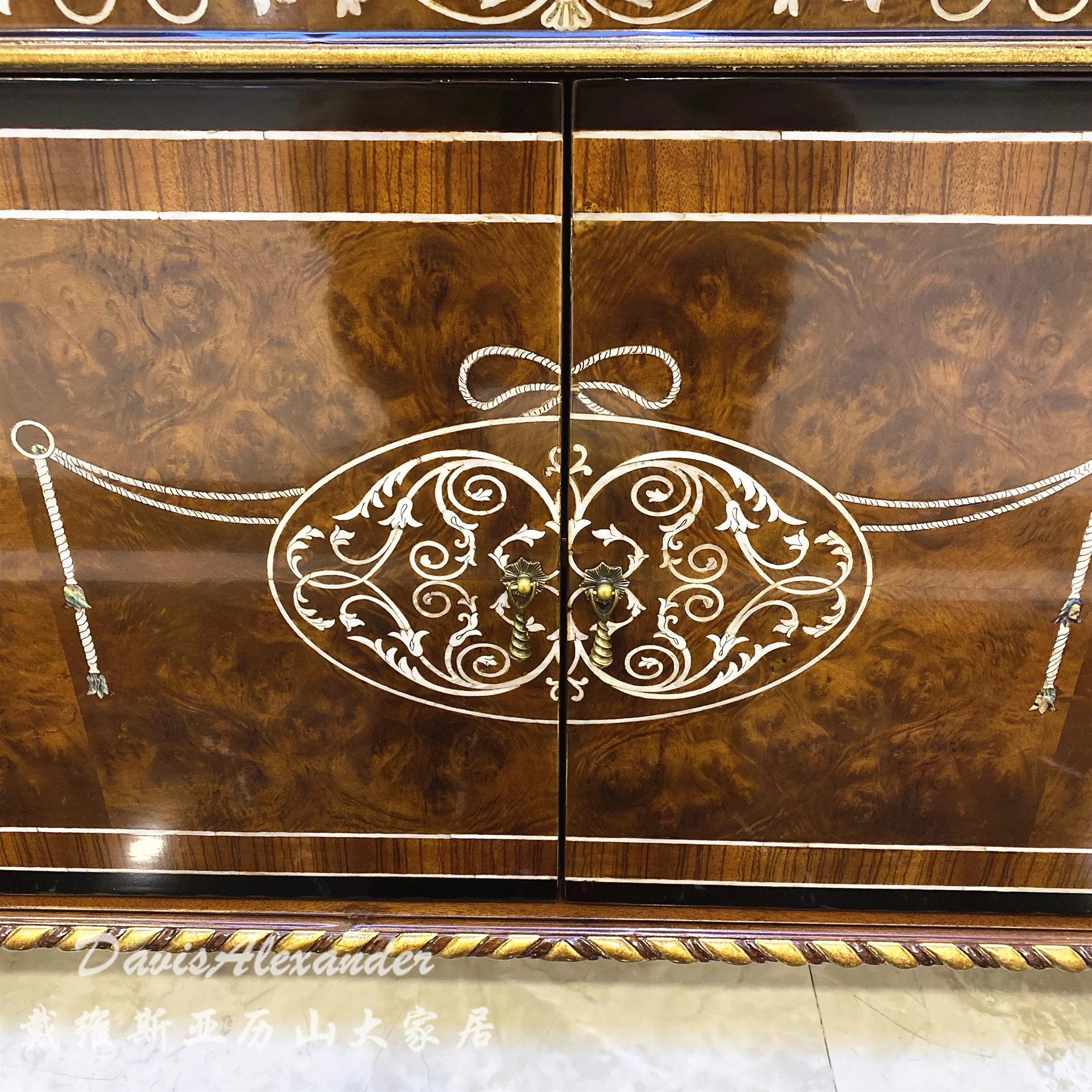 Шкафчик для телевизора шкафчик кино и телевидения британский классический