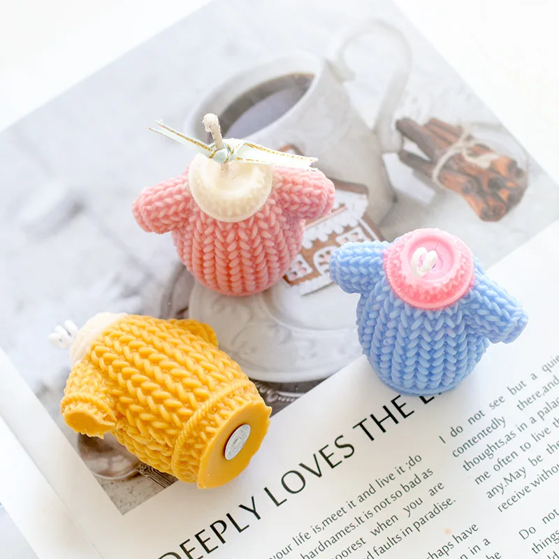 

Christmas 3D Sweater Silicone Candle Mold Handmade DIY Small Coat Scented Wax Resin Ornament Mould For Making Home Decor Supplie