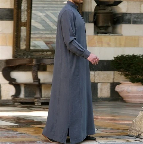 Muslim Arabian Fashion Men Robe Long Sleeve Solid Color Half Collar Loose Pullover Mid-east Elegant Men Muslim Robe For Winter