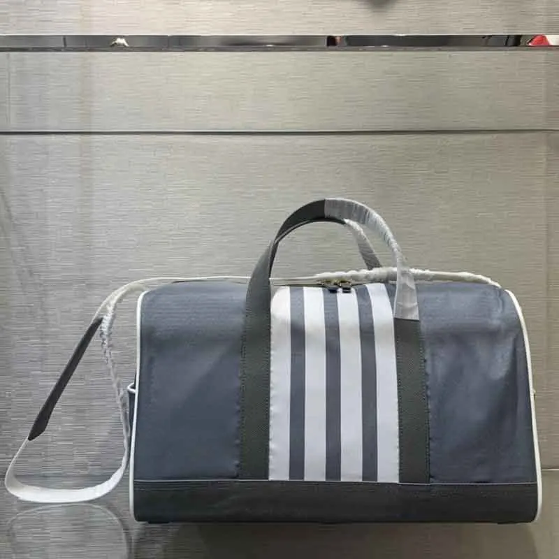 Рисунок 4 - Сумка для путешествий TB THOM