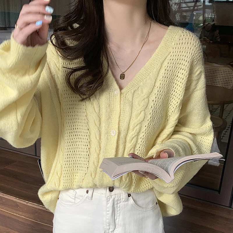 

Women's 2022 Spring Korean Version Urban Casual Gentle Thin Section Hollow Long Sleeve Sweater Cardigan One Size