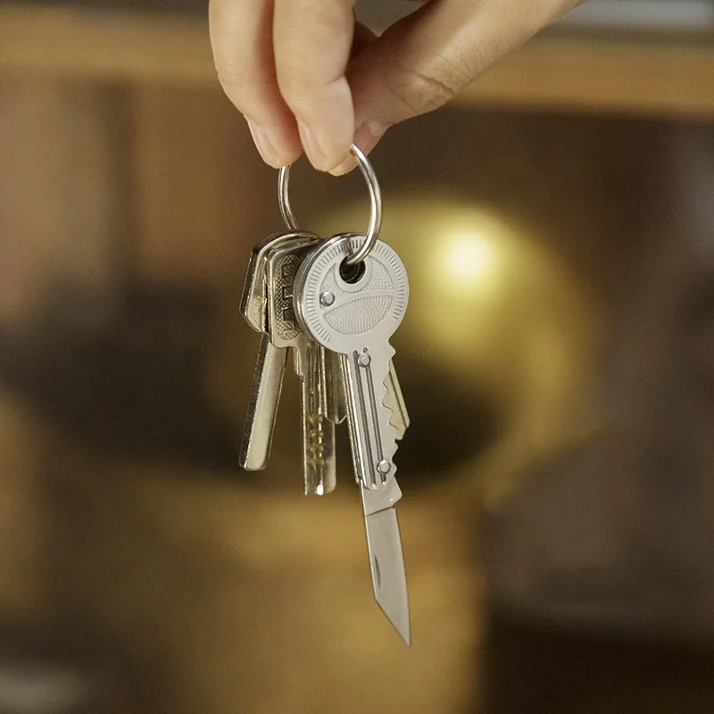 

1 Piece Silver Mini Portable Key Shaped Folding Utility Knife for Gift Box Paper Cardboard Cutting Scrapbooking DIY