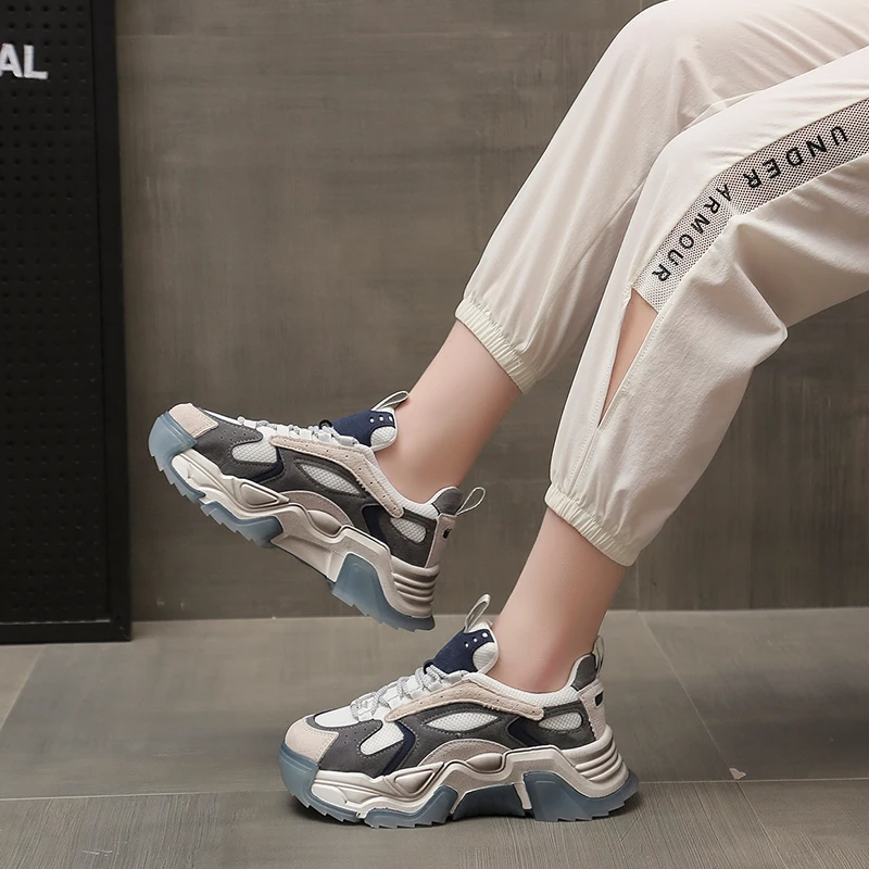 Женские кроссовки на толстой подошве повседневные дышащие с круглым носком