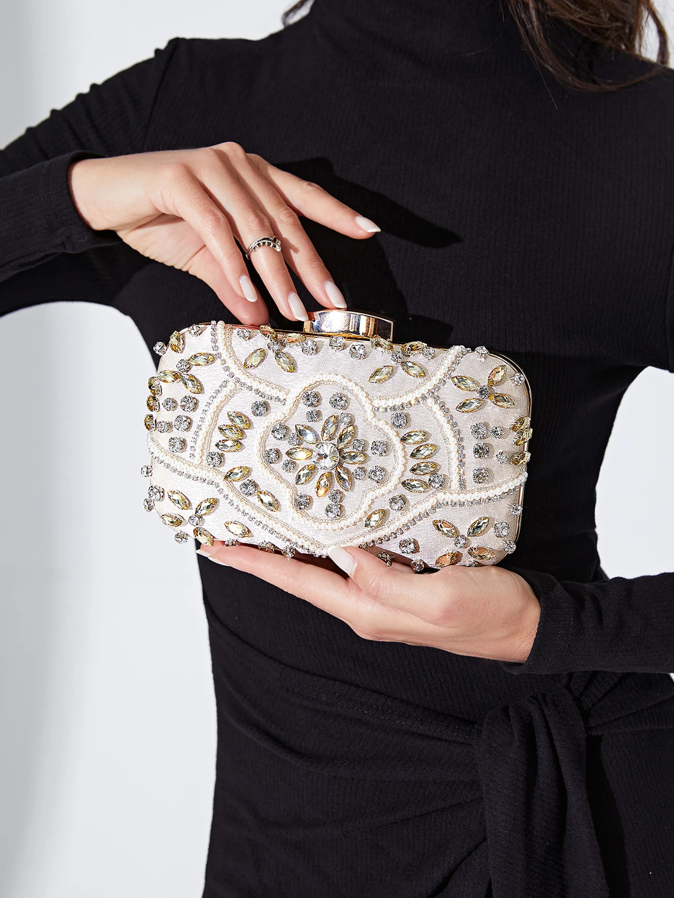 Великолепный элегантный ручной работы с жемчугом и бриллиантами