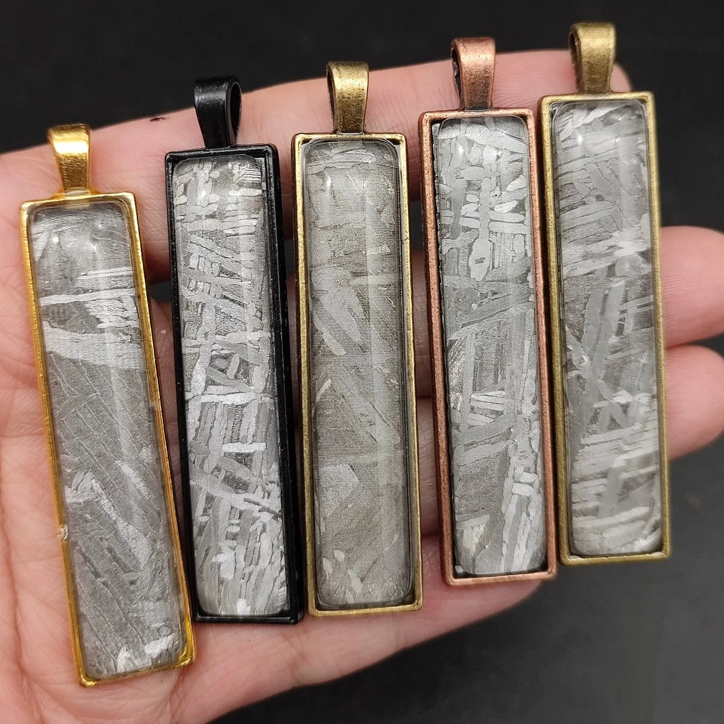 

Подвеска из метеорита 5x1 см