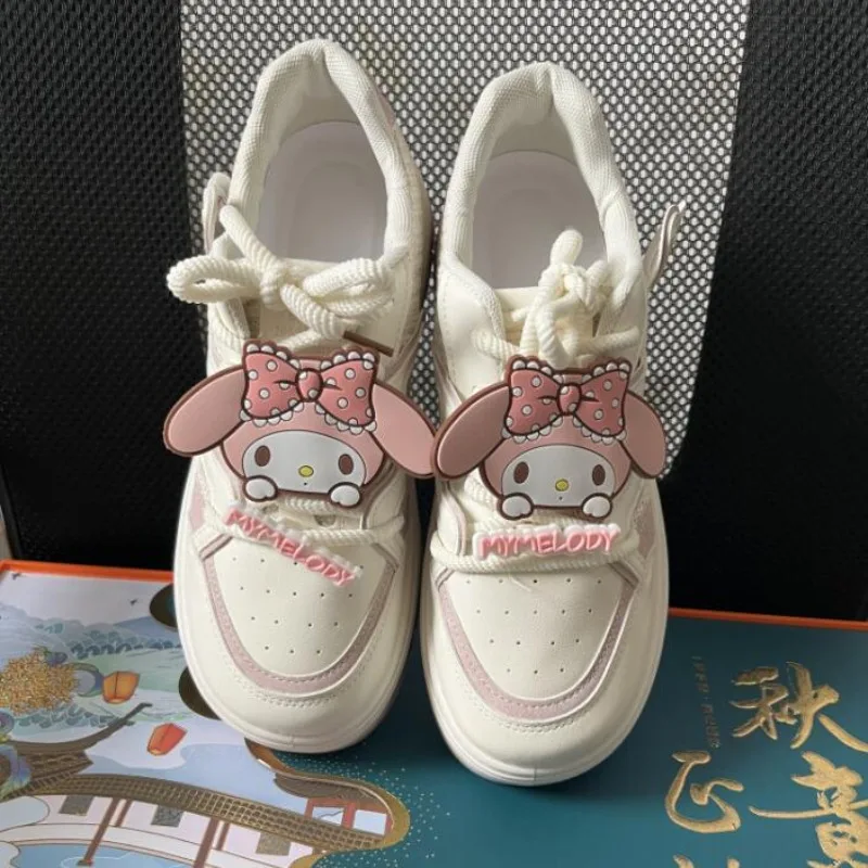 Женские кроссовки на платформе Sanrio розовые сникерсы в стиле преппи белые