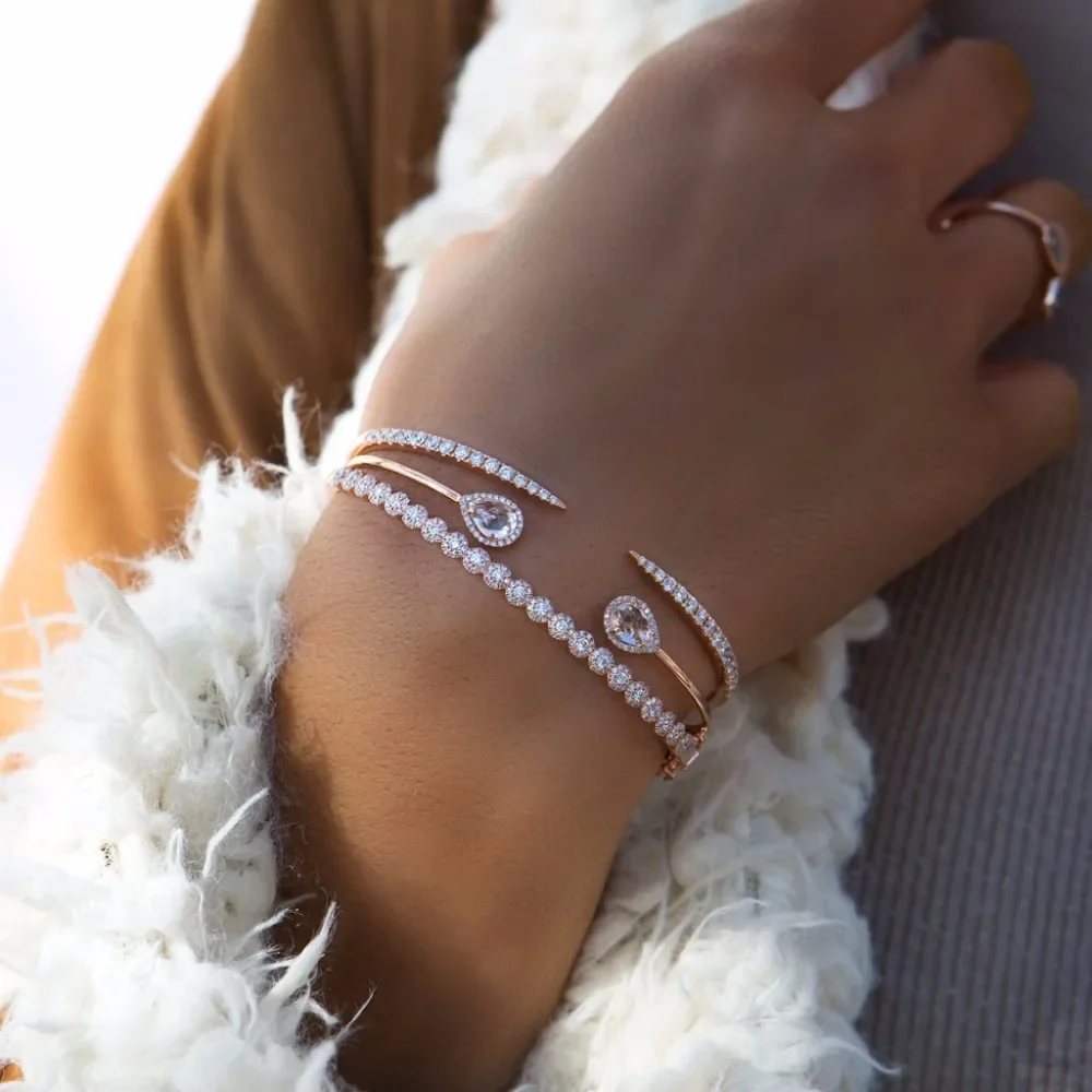 Женский браслет с подвеской в виде звезды и Луны