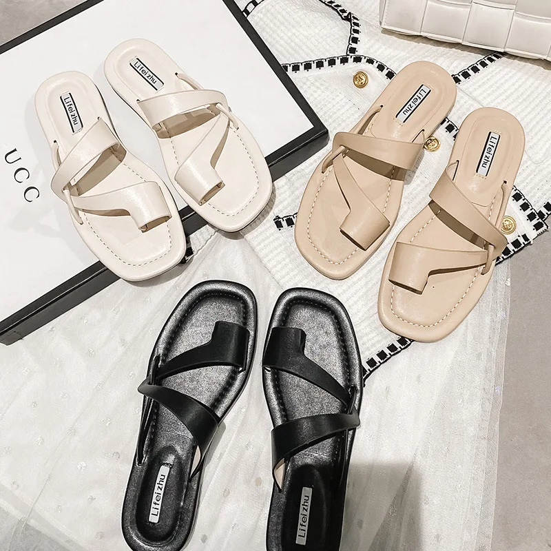 

Новинка 2022, летние сандалии, женская модная повседневная пляжная обувь, уличные удобные тапочки, женские туфли с открытым носком на плоской ...