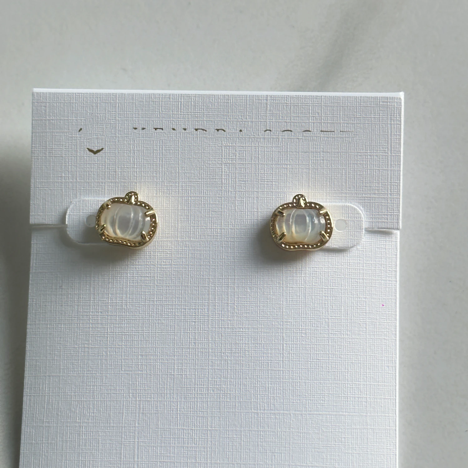 YEEVAA Хэллоуин цвета слоновой кости перламутр тыква жуткий настроение кулон