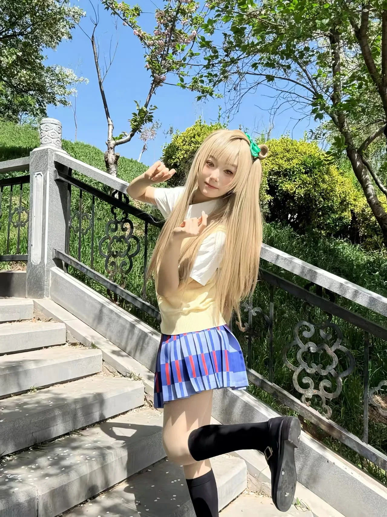 Фото Полный комплект школьной формы LoveLive для косплея в стиле аниме, жилет и парик для всех персонажей, наряд для вечеринки на Хэллоуин №2