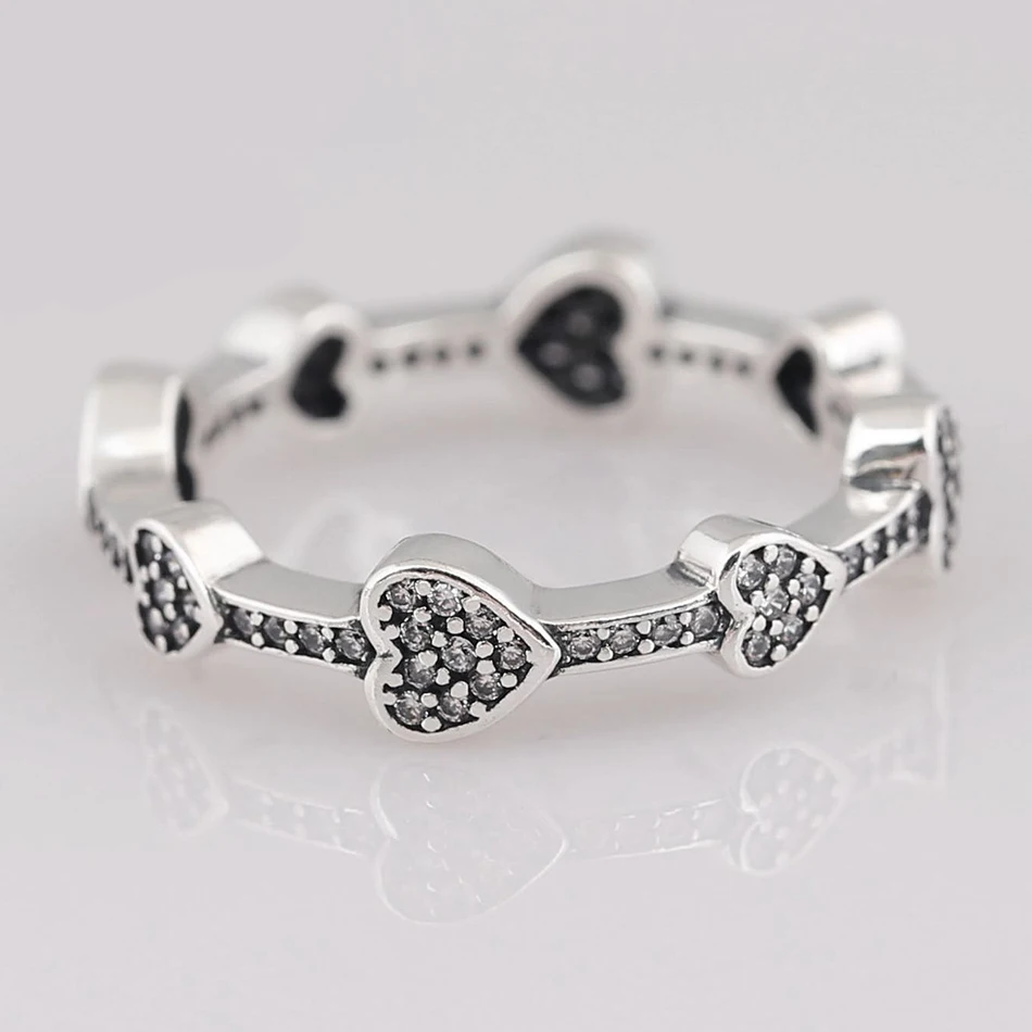 

Женское кольцо из серебра 925 пробы с прозрачными кристаллами