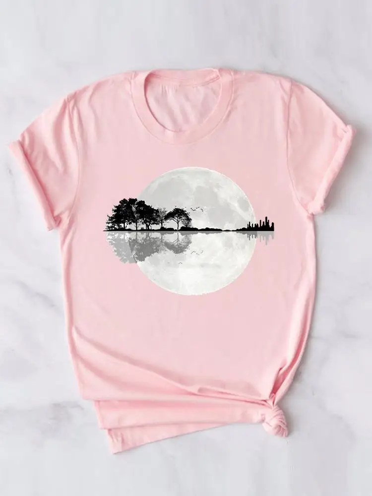 

Милая летняя футболка с акварельным принтом в стиле 90-х с коротким рукавом