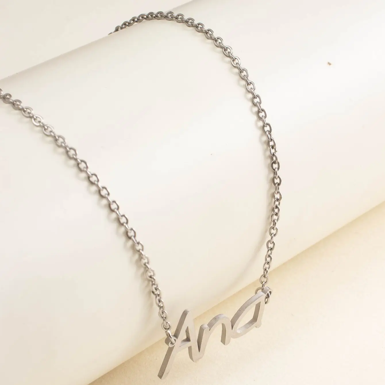 

2023 Бесплатная доставка из нержавеющей стали Ана кулон ожерелье для женщин ручной работы изысканные персонализированные колье аксессуары