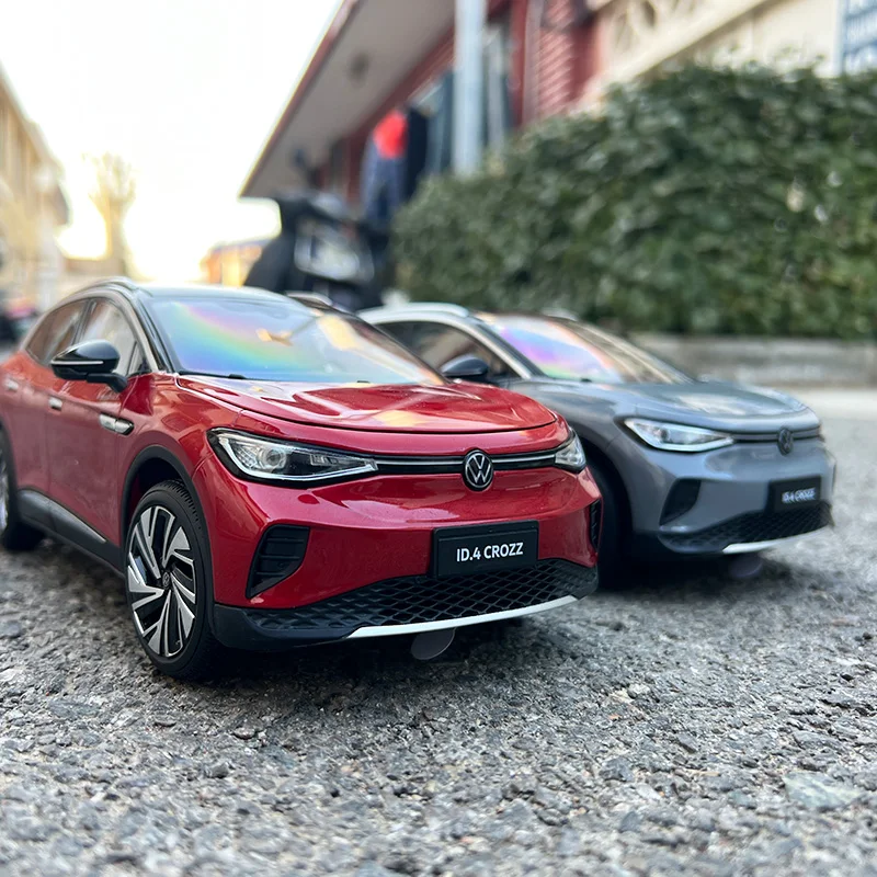Фото Оригинальная масштабная модель 1:18, Volkswagen VW ID.4 Crozz, ID.4CROZZ, литая под давлением модель для коллекции и дисплея №1