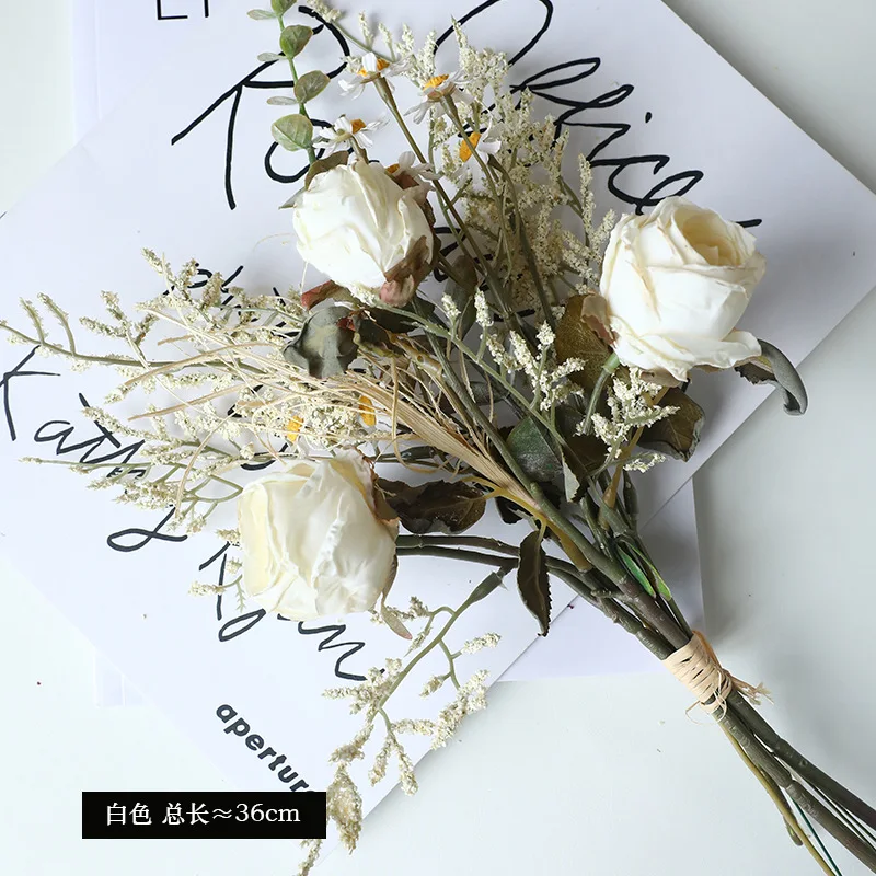 

Искусственный букет сухоцветов из роз и пионов