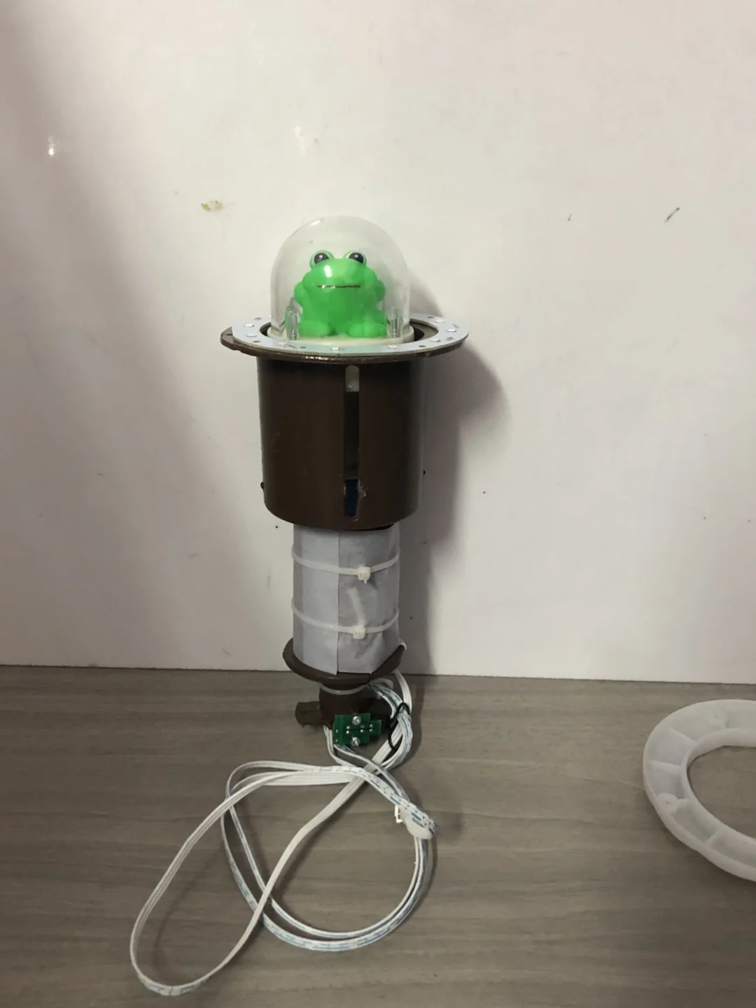 

1pc frog hitting head
