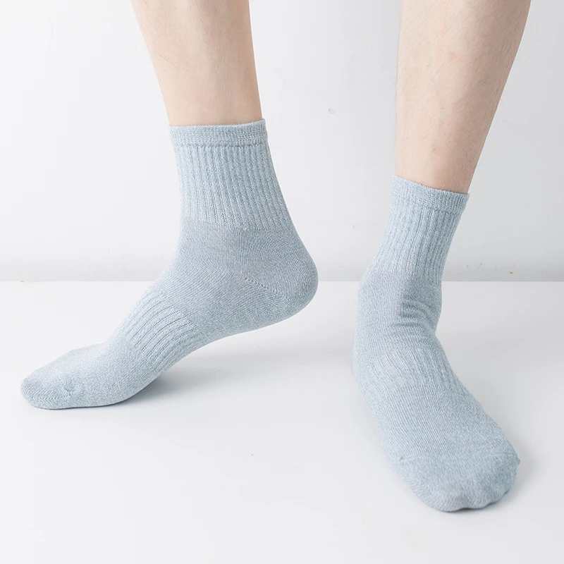 

Мужские хлопковые носки высокого качества, дышащие однотонные носки средней длины, женские мягкие спортивные удобные треккинговые походны...