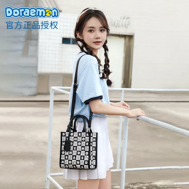 

Doraemon Purses and Handbags Crossbody Bags for Women Cute Wallet Ladies Kawaii Messenger Box Girls Summer PU Fashinable Pouch