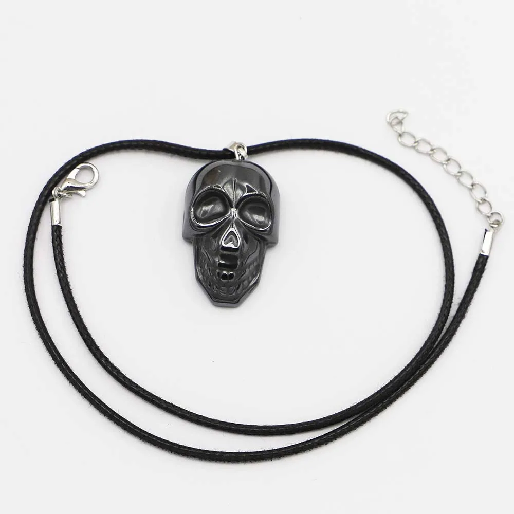 Ожерелье с подвеской в виде черепа из гематита 8 шт.