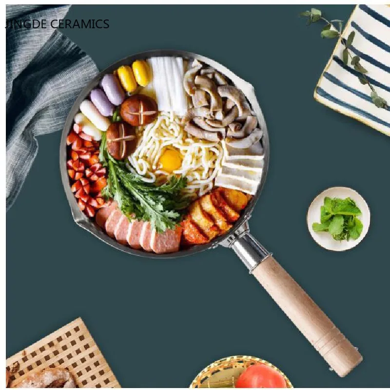 

Japanese-style Snow Pan Saucepan Food Grade Stainless Steel Stew Noodle Soup Pot Home Kitchen Cookware with Wooden Handle Lid