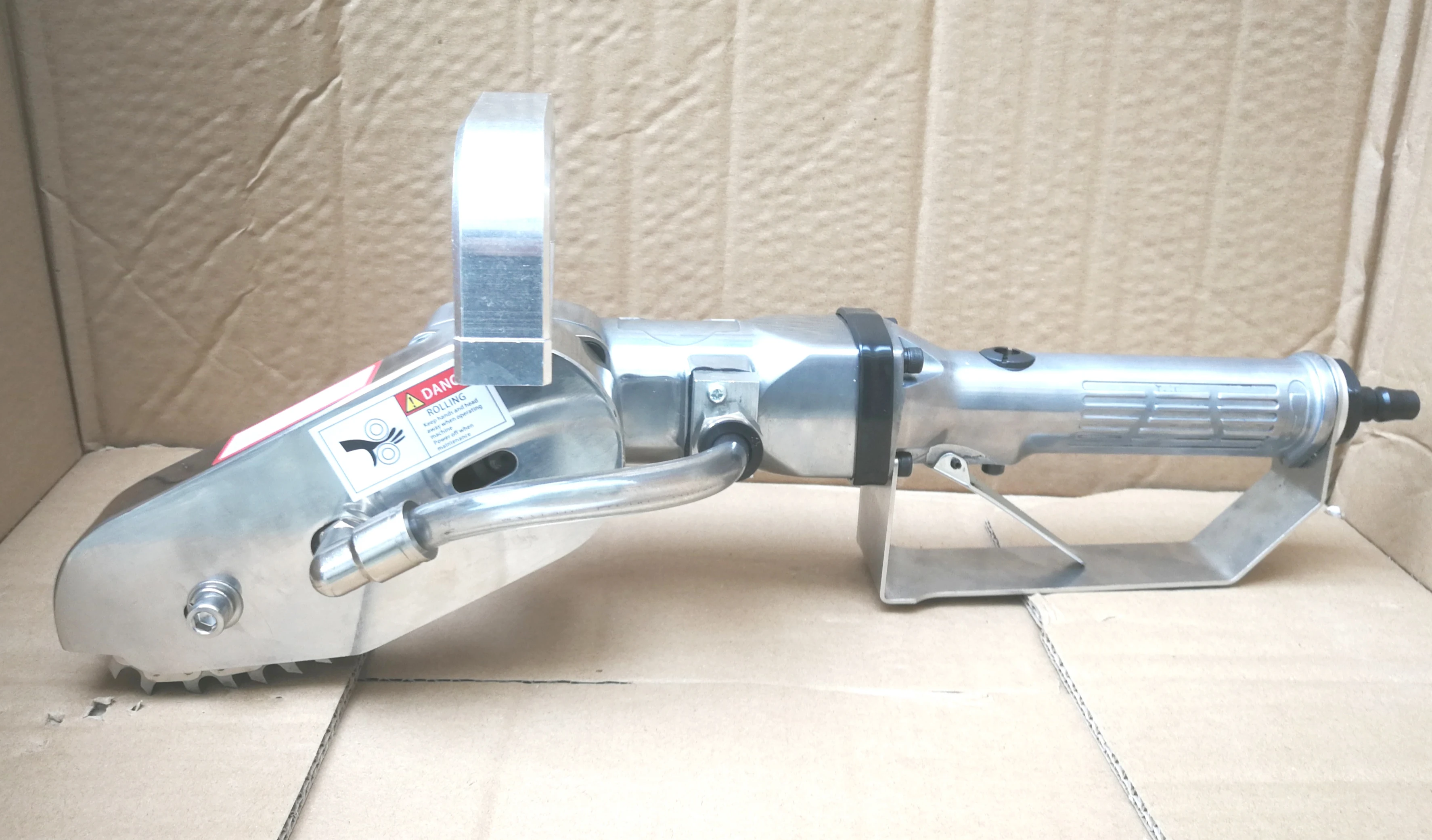 Пневматическая машина для зачистки серебряной картонной коробки резак кромок