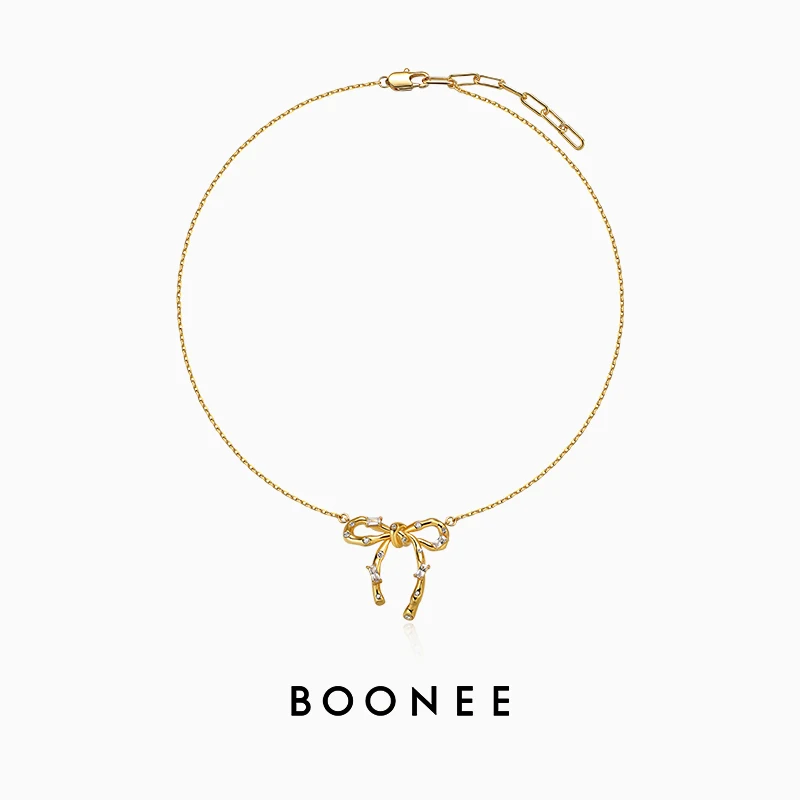 

Original design Bray knot series three-dimensional radian diamond studded bowknot collarbone chain simple necklace