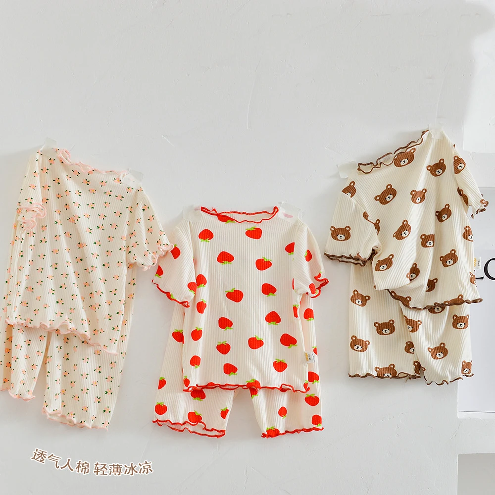 

Summer new baby suits for baby girls and boys set bears broken flowers strawberry home clothes two-piece outer wear pajamas