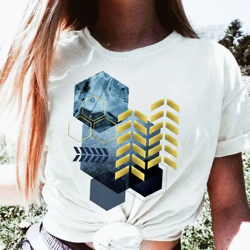 

Футболка женская с коротким рукавом и геометрическим принтом