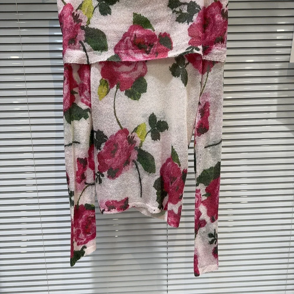 Damski sweter 2024 wczesną jesienią nowa moda z odkrytymi ramionami kwiatowy wzór tie-dye kobiecy temperament dzianiny damski