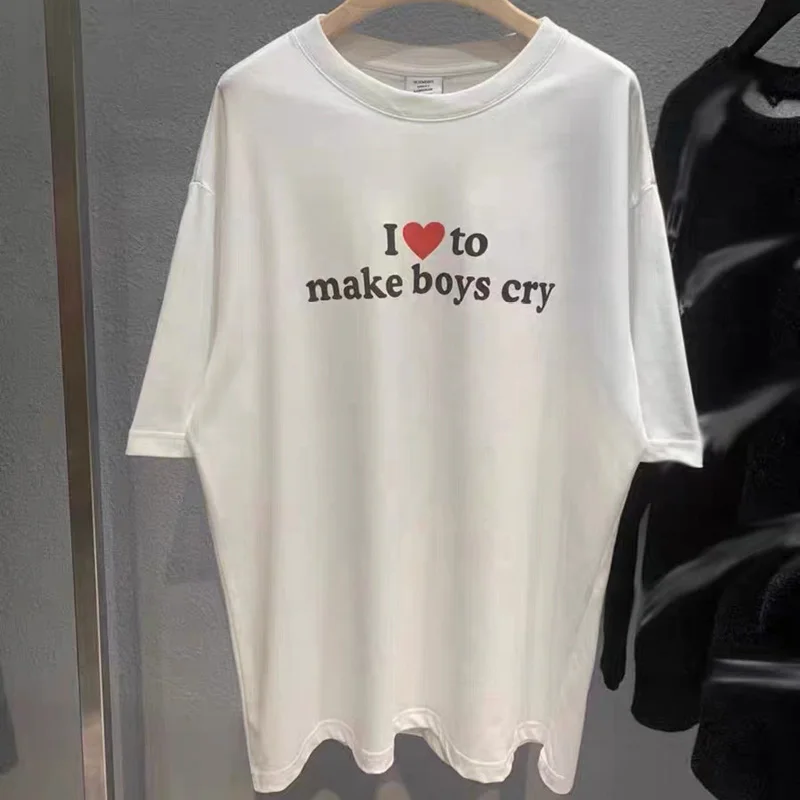 

Футболка с надписью «I To Make Boys Cry Today Is other Day» и коротким рукавом