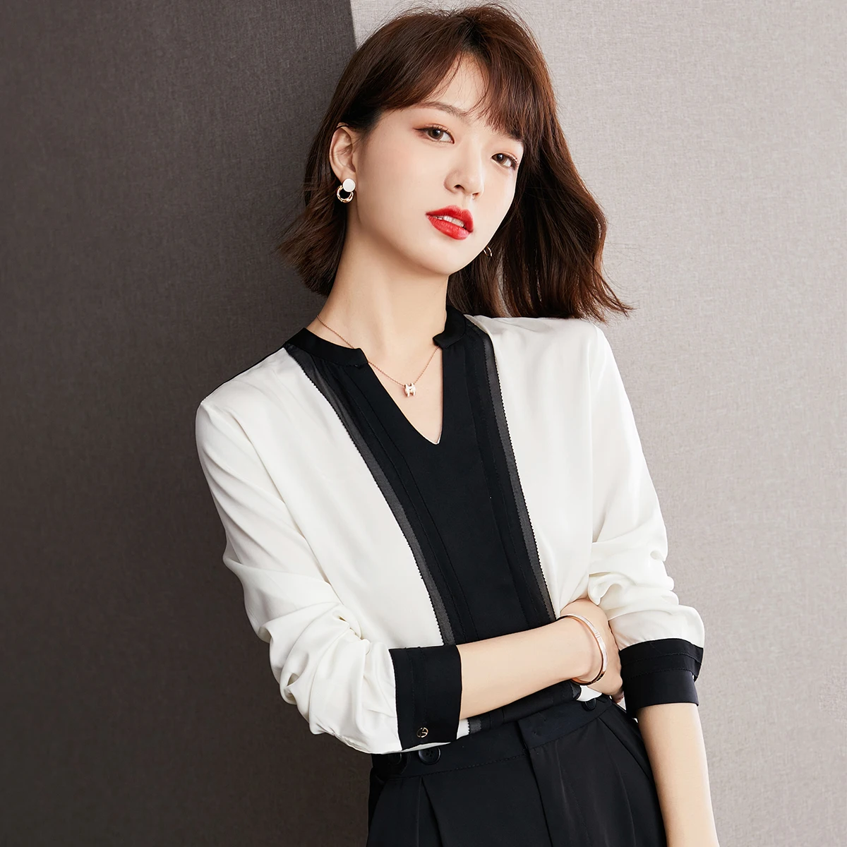

Women Tops 2022 Autumn Fashion Spliced V-neck Long Sleeve Dress Shirt Office Lady Elegant Loose Bussiness Casual Blouse C1527