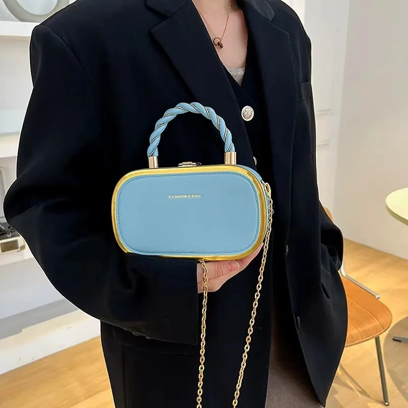 New Fashion Niche Design Versatile Women's Handbag European and American Retro Multi-Functional Large Capacity Shoulder Bag