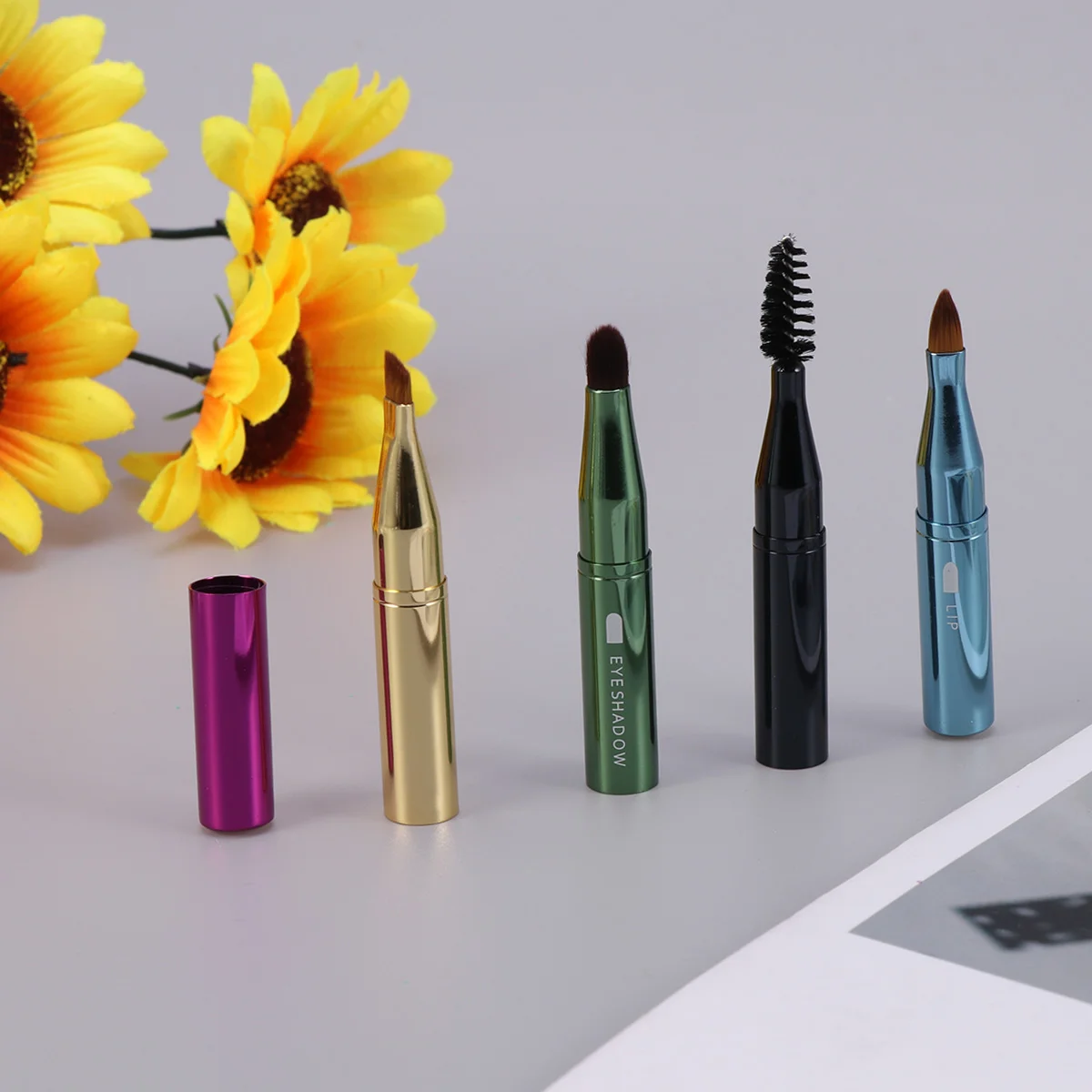 

1PC 4 in 1 Colorful Metal Handle Portable Brush Brush for Makeup