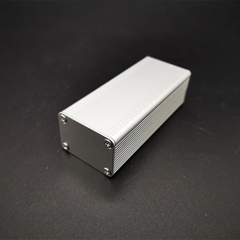 

Алюминиевая распределительная коробка 80x35x26 мм