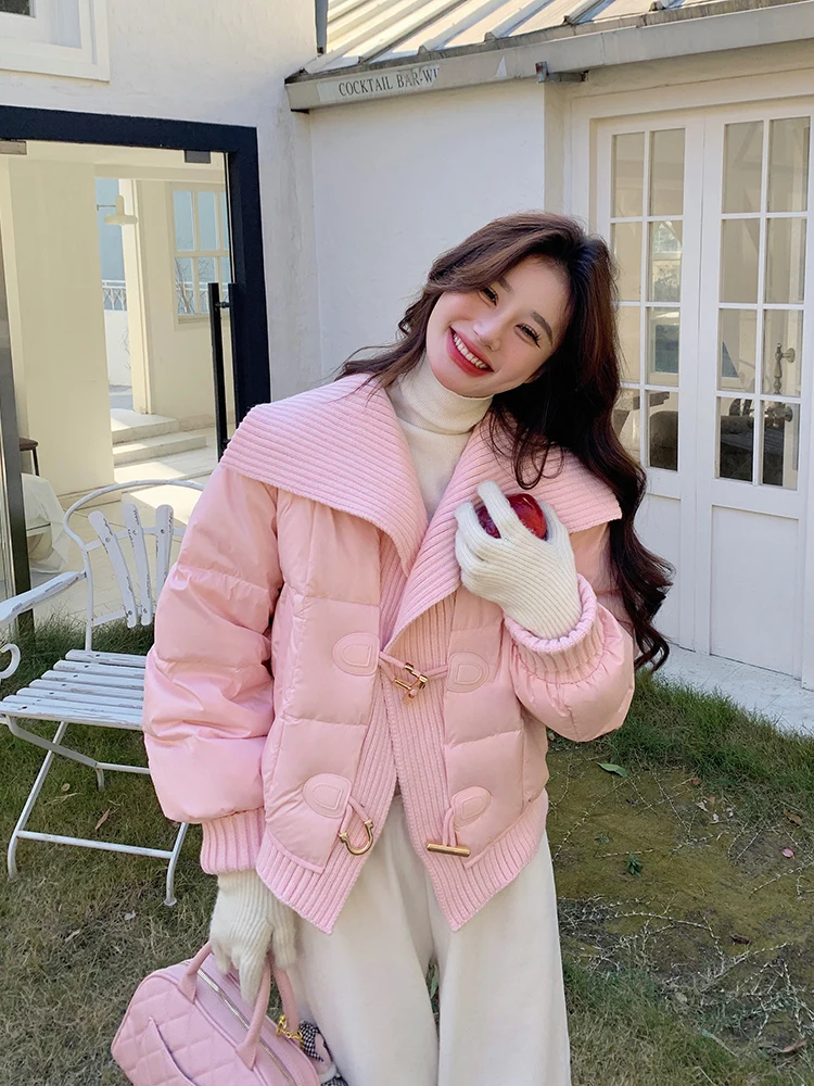 Розовый короткий тонкий пуховик с большими лацканами женский зимний 2024 новая