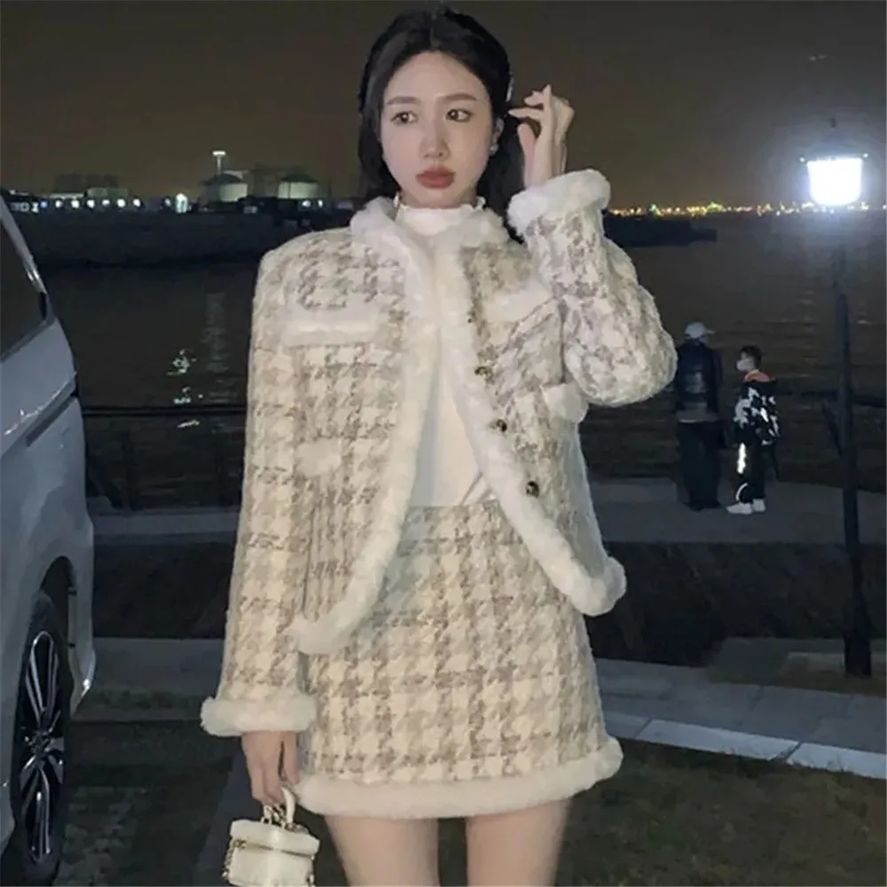 

Elegant Small Fragrance Wind Tweed Plaid Mini Skirt Sets Women Autumn Winter Plush Splice Jackets Thicken Two Piece Suit Outfits